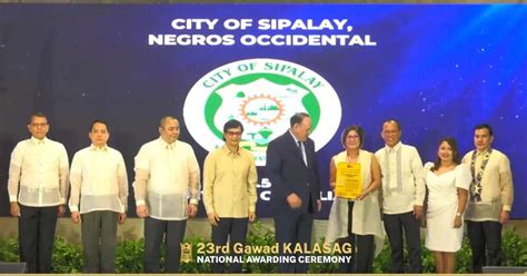 Mayor Maria Gina Lizares Receives 2023 Gawad KALASAG Seal .